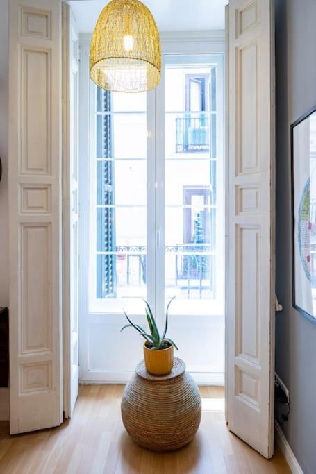 Beautiful Apartment In Malasana For 3 Pax - Ferrer Madrid Buitenkant foto