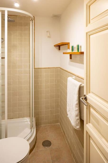 Beautiful Apartment In Malasana For 3 Pax - Ferrer Madrid Buitenkant foto