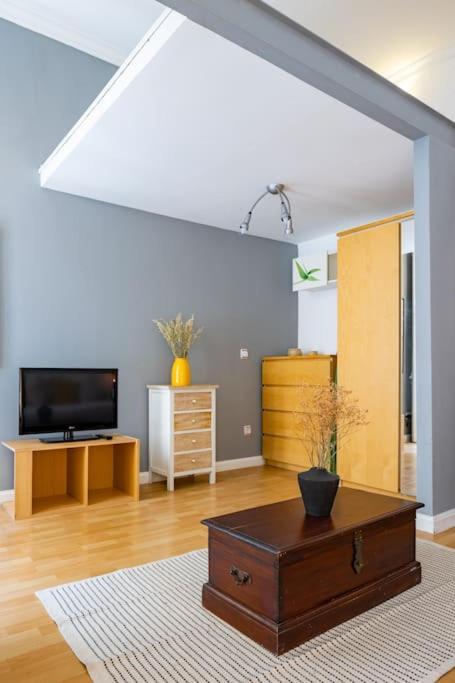 Beautiful Apartment In Malasana For 3 Pax - Ferrer Madrid Buitenkant foto