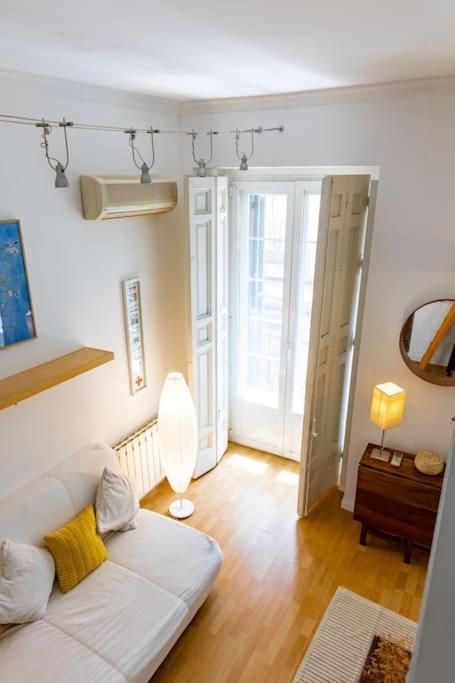 Beautiful Apartment In Malasana For 3 Pax - Ferrer Madrid Buitenkant foto